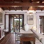 Astro Celeste Villa